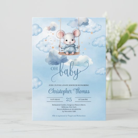 Waterverf baby muis op schommel in de blauwe lucht kaart (Staand voorkant)