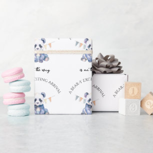 Waterverf baby panda met brandende vlaggen cadeaupapier