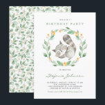 Waterverf Baby Wasbeer Krans Kids Verjaardag Kaart<br><div class="desc">Nodig familie en vrienden uit voor uw evenement met de aanpasbare verjaardagsuitnodiging. Het beschikt over waterverf baby wasbeer in een groene krans met bijpassend groen en een bloemmotief. Personaliseer deze wasbeer verjaardagsuitnodiging door het toevoegen van uw evenement details. Deze wasbeeruitnodiging is perfect voor genderneutrale verjaardagsfeestjes.</div>