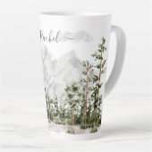Waterverf berg- en boslandschap met monogram latte mok (Rechterhoek)