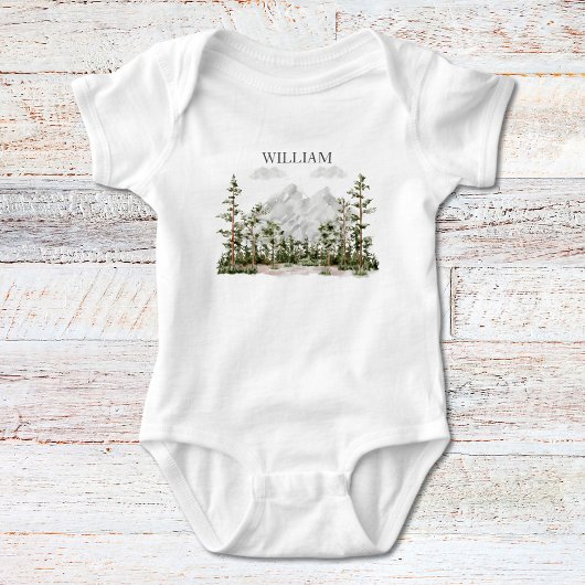Waterverf berg- en boslandschap met monogram romper