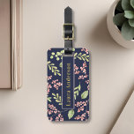 Waterverf Berries Bagagelabel van gepersonaliseerd<br><div class="desc">Aangepast ontworpen monogram-bagagelabel met gepersonaliseerde volledige naam/monogram op een elegant roze rood bessenpatroon van de waterverf op de voorzijde,  editable contactinformatie op de achterzijde. Persoonlijke cadeauideeën. Gifts voor haar. Monogrammed cadeaus.</div>