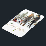 Waterverf Berries Foto Merry Kerstmis Magneet<br><div class="desc">Een eenvoudig ontwerp van botanische holly bessen en bladeren van de waterverf samen met Merry Kerstmis in een gouden typografische script. Pas eenvoudig aan met jouw naam,  bericht,  en geweldige afbeelding van de foto. Mooie kerstfeestdagen voor het seizoen 2021.</div>