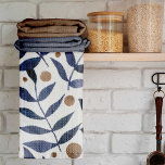 Waterverf bijkantoren en bessen - indigo en beige theedoek<br><div class="desc">Waterverf takken en bessen met indigomotieven en beige motieven. Botanische illustratie op keukenhanddoeken.</div>
