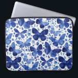 Waterverf blauw laptophoes met knoppen laptop sleeve<br><div class="desc">Indigoblauw en wit waterverf vlinderschilderij.</div>