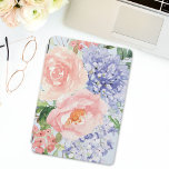 Waterverf Blauw Roze Hydrangea Peony Spring Floral iPad Pro Cover<br><div class="desc">Verrijk je iPad met onze Waterverf Blue Pink Hydrangea Floral Hoesje. Een heerlijke mix van blauwe hortensia,  roze pioen en roos in zachte pastels,  die de schoonheid van de lente naar je toestel brengen. Stijlvolle bescherming die bloeit met bloemige elegantie!</div>