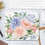 Waterverf Blauw Roze Hydrangea Peony Spring Floral Muismat<br><div class="desc">Transformeer uw werkruimte met onze Monogrammed Waterverf Blue Pink Spring Floral Muismat. Duik in de serene schoonheid van blauwe hortensia, roze pioen en roos, elegant vastgelegd in pasteltinten. Verhoog uw bureauervaring met een vleugje lente en personaliseer het met uw monogram. Een heerlijke mix van natuur en functionaliteit wacht op u!...</div>
