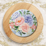Waterverf Blauw Roze Hydrangea Peony Spring Floral Ronde Button 7,6 Cm<br><div class="desc">Accessoires in bloei met onze Waterverf Floral Button. Met blauwe hortensia,  roze pioen en roos,  voegt het een vleugje lente en botanische charme toe aan uw stijl.</div>