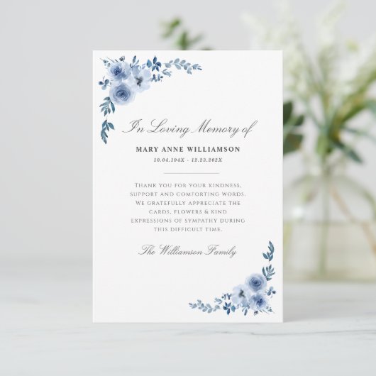 waterverf blauwe bloemen begrafenis bedankt kaart (Staand voorkant)