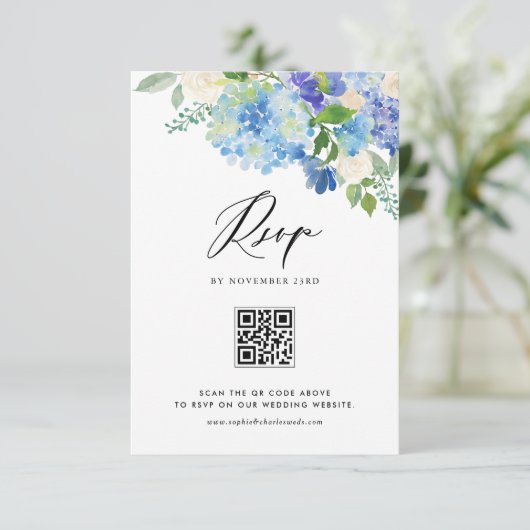Waterverf Blauwe Hortensia Bloemen Wedding QR Code RSVP Kaartje (Staand voorkant)