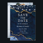 Waterverf Blauwe Marmer Agaat Geode Lichten Foto Save The Date<br><div class="desc">Moderne Elegante Waterverf Blauwe en Gouden Marmer Agaat Geode Save The Date Kaart met Slingerlichtjes - Foto Achterkant</div>