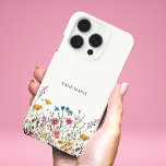 Waterverf Bloemen Gepersonaliseerde iPhone 16 Pro  Hoesje<br><div class="desc">Waterverf Floral Gepersonaliseerde iPhone 16 Pro Hoesje. Een stijlvol en modern design met charmante waterverven en mooie typografie om jouw naam toe te voegen. Botanisch groen in een eenvoudig en schoon ontwerp op een "gebroken witte" achtergrond die perfect is om een uniek geschenk voor je moeder te maken. Gebruik de...</div>
