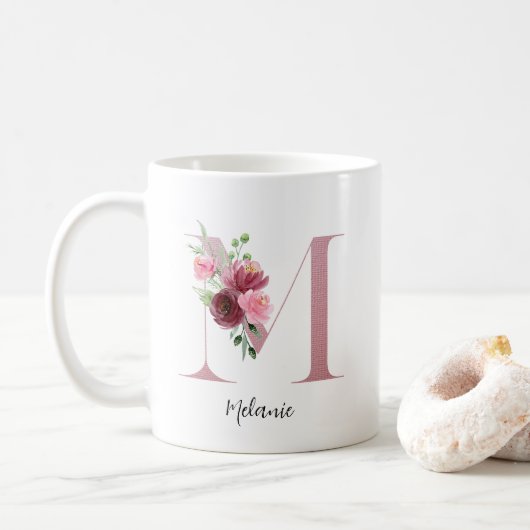 Waterverf bloemen Monogram roze M Aangepaste naam Koffiemok (Met donut)