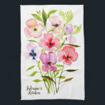 Waterverf Bloemen  Wildflowers Gepersonaliseerd Theedoek<br><div class="desc">Deze mooie keukendoek zal elke keuken opfleuren. Het ontwerp beschikt over een prachtig boeket van waterverf wilde bloemen in tinten van roze,  rood,  paarse,  blauw en perzik. Er is ruimte om het te personaliseren met de naam van de chef-kok. Prachtig housewarming cadeau voor iedereen die van koken houdt.</div>