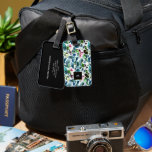 Waterverf bloemen zwart goud monogram bagagelabel<br><div class="desc">Waterverf bloemetjes zwart goud monogrammed Bagagelabel U kunt uw eigen monogram toevoegen aan de voorkant en jouw naam en contactgegevens aan de achterkant van het label.</div>