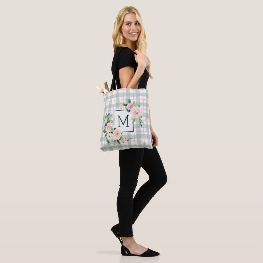 Waterverf Bloom | Pastel plaid monogram Tote Bag (Op model)
