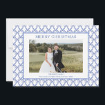 Waterverf Blue Bow Traditional Vintage Kerstmis Feestdagenkaart<br><div class="desc">Waterverf Blue Bow Traditional Vintage Kerstmis Foto Holiday Kaart . Deze prachtige kerstfotokaart is voorzien van waterverf blauwe bogen en blauw lijst voor één foto. Het is perfect als je op zoek bent naar een klassieke,  zuidelijke,  grootmilleniale kerstfotokaart. Bericht me voor om het even welke behoeftenaanpassingen of passende punten:)</div>