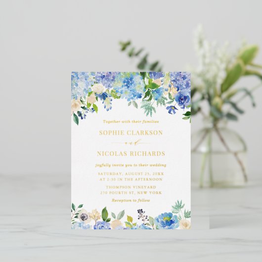 Waterverf Blue Hydrangeas en Rozen Wedding Folie Uitnodiging Briefkaart (Staand Voorkant)