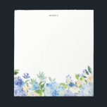 Waterverf Blue Hydrangeas Persoonlijk Notitieblok<br><div class="desc">Een elegant en griesachtig notitieblok met blauwe en paarse waterverf hydrangeas,  pinda's,  anemonen en foliage. Dit zal een perfect vrouwelijk accent zijn voor je kantoor.</div>