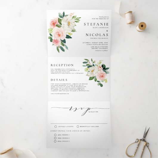 Waterverf Blush en White Flowers Spring Wedding Drieluik Uitnodiging (Binnen)