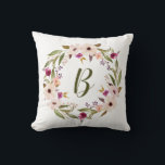 Waterverf Bohemian Floral Wreator Monogram Pillow Kussen<br><div class="desc">Bohemen geïnspireerde kussen met waterverf paarse en ivoorbloemen met blaasjes. Dit aanpasbare monogram kussen is perfect als een gepersonaliseerd cadeau en een speciaal accent in de kleuterkamer.</div>