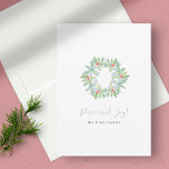 Waterverf Botanische weeën en Berries Feestdagenkaart<br><div class="desc">Deze eenvoudige vakantiekaart is voorzien van mijn oorspronkelijke handbeschilderde waterverf met rode bessen op een scherpe witte achtergrond. De woorden Vrede en Joy worden geplaatst in een moderne borstelscripttypografie. Pas uw familienaam aan. De boerderijstijlkaart keert terug naar een stevige groene kleur. Een botanische keuze om dit kerstseizoen naar vrienden en...</div>
