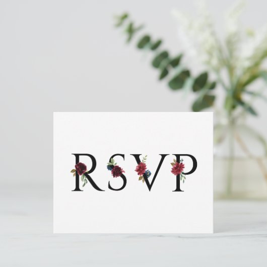 Waterverf Burgundy en Blue Flowers Wedding RSVP Briefkaart (Staand voorkant)