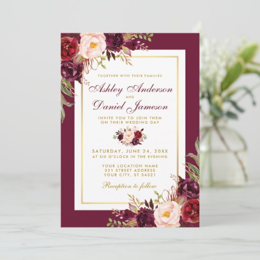 Waterverf Burgundy Floral Gold Wedding Invite Kaart (Staand voorkant)