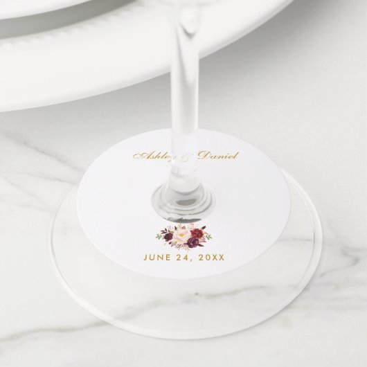 Waterverf Burgundy Floral Gold Wedding Wijnglaslabel (Dichtbij)