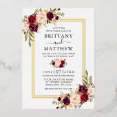 Waterverf Burgundy Floral Wedding 2 Lijst Gold Folie Uitnodiging (Voorkant)
