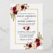 Waterverf Burgundy Floral Wedding Gold Folie Uitnodiging (Voorkant)
