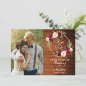 Waterverf Burgundy Floral Wreath Rustic Wood Save The Date (Staand voorkant)