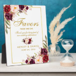 Waterverf Burgundy Gold Wedding Favors Fotoplaat<br><div class="desc">Waterverf Floral Burgundy Marsala Gold Wedding Favors Table Plaque</div>