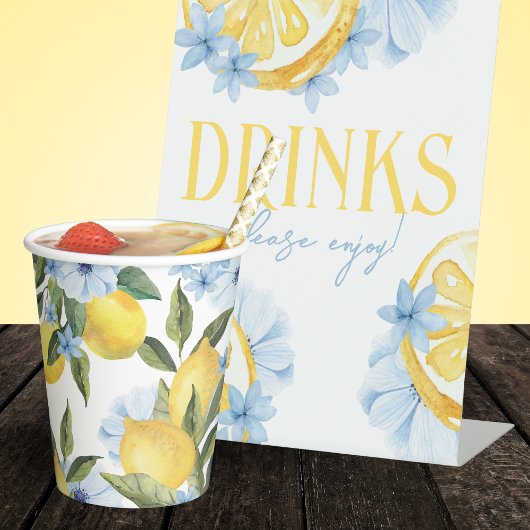 Waterverf citroen en blauwe bloem papieren bekers