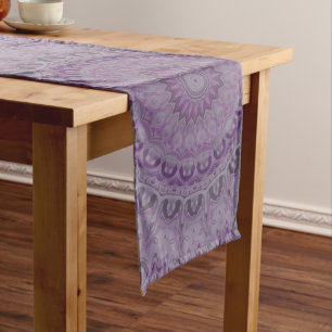 Waterverf Droom Mandala in Schakeringen van Paars Lange Tafelloper