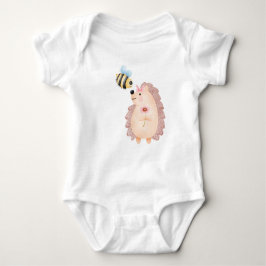 Waterverf egel cartoon spelen met een bij in romper