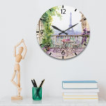 Waterverf Eifel Tower Paris Frans Café Grote Klok<br><div class="desc">Waterverf Eifel Tower Paris French Cafe Clock beschikt over een waterverf Franse café zithoek met Paris en de Eifel Tower op de achtergrond. Creëer door Evco Studio www.zazzle.com/store/evcostudio</div>