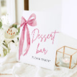 Waterverf Elegant Blush Roze Bow Dessert Bar Teken Reclamebord Met Voetstuk<br><div class="desc">De "Waterverf Elegant Blush Pink Bow: She's Tying the Knot" Dessert Bar Sign voegt een vleugje verfijning en zoetheid toe aan elke bruiloft of vrijgezellenfeest dessertstation. Met een delicaat waterverf ontwerp met een blush roze boog motief, dit bord zet de perfecte toon voor gasten om te genieten van heerlijke traktaties....</div>