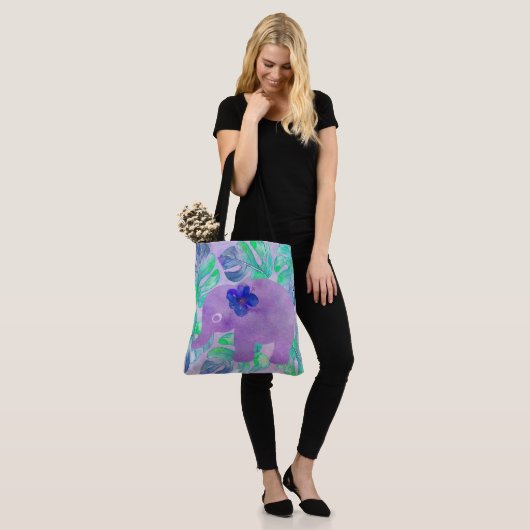 Waterverf Elephant Oerwoud Monstera Leaf Monogram Tote Bag (Op model)