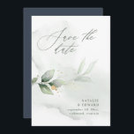 Waterverf- en goudbladerselderij save the date<br><div class="desc">Met uitzondering van de datum waarop de waterverf wordt uitgenodigd,  is er sprake van een loof met een metalen goudeffect. Met mooie waterverf details. Deze moderne huwelijksuitnodiging zal zeker de stijl bepalen voor je grote dag.</div>