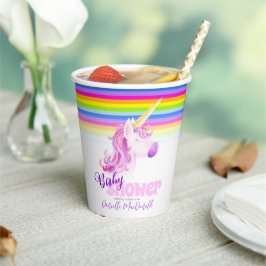 Waterverf- en regenboogkopjes met baby shower papieren bekers