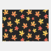 Waterverf esdoornbladpatronen zwarte achtergrond inpakpapier vel (Voorkant)