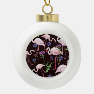 Waterverf flamingo's en wilde bloemmotief. keramische bal ornament