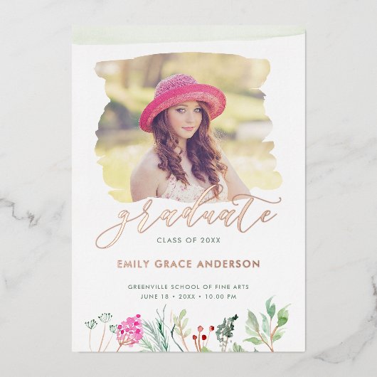 Waterverf Floral Gold Script Photo Afstuderen Folie Uitnodiging (Voorkant)