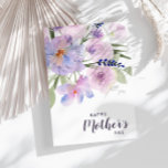 waterverf floral happy moederdag card feestdagenkaart<br><div class="desc">Een waterverf floreel ontwerp met lavender paarse bloemen en script. De tekst en de kleuren kunnen worden gepersonaliseerd.</div>