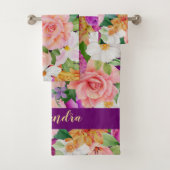 Waterverf Floral Paars roze monogram Bad Handdoek (Insitu)
