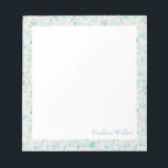 Waterverf Floral Patroon in Blauwe Naam Notitieblok<br><div class="desc">Een  bloempatroon van schattige bloemen geschilderd met waterverven in tinten blauw,  gepersonaliseerd met jouw naam. Neem contact met me op met vragen of verzoeken.</div>