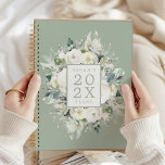Waterverf Floral van persoonlijke naam Planner<br><div class="desc">Dit is een elegante gepersonaliseerde naamplanner met prachtige waterverf bloemen en tinten van salie en crème. // Voor overeenkomende items, bezoek dan het "NOTITIEBOEKEN PLANNERS" collectie in de By Nicole Design Zazzle winkel. * Als u van dit ontwerp houdt maar het niet beschikbaar voor iets ziet u zoekt, gelieve te...</div>