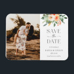 Waterverf Florals Weddenschap Foto opslaan Datum Magneet<br><div class="desc">Deze elegant sparen de datum kenmerkt roze,  perachy bloemen voor de perfecte manier om familie en vrienden te vragen om de datum te bewaren! Klik op de knop "Bewerken met ontwerpgereedschap" om de tekstkleuren,  achtergrondkleur en meer te bewerken.</div>