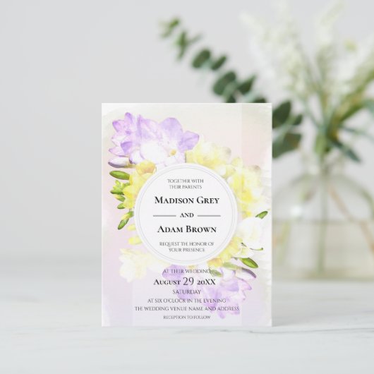 Waterverf Freesia Flowers Wedding Uitnodiging Briefkaart (Staand voorkant)
